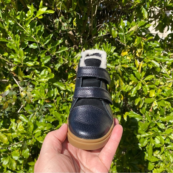 NWOB UGG Rennon II Kids - Picture 6 of 11
